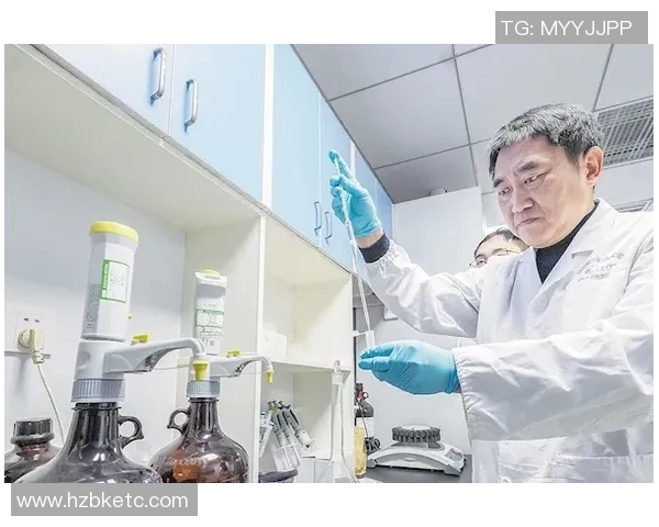 斯奈德称杨ACL无问题，核磁检查今晚或明天进行