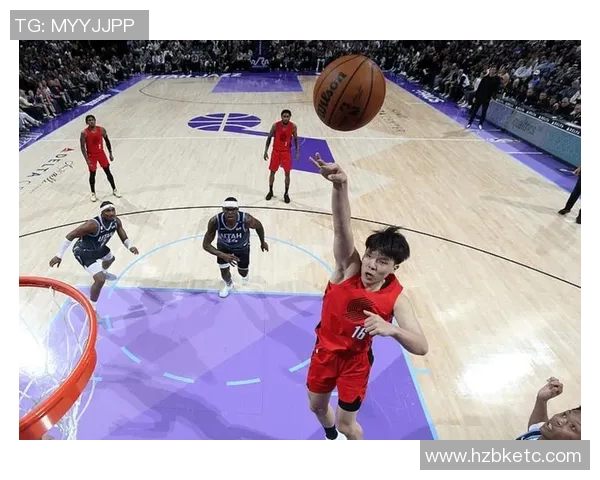 霍勒迪第二节独得11分，半场16分带队咬住比分